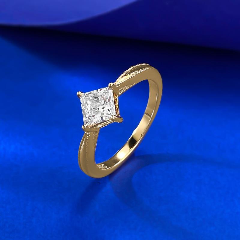 

Мини Маленькое Кольцо с Бриллиантом 5 * 5 мм Принцесса Квадрат Кольцо Обручальное Кольцо Повседневный Предмет No. 9