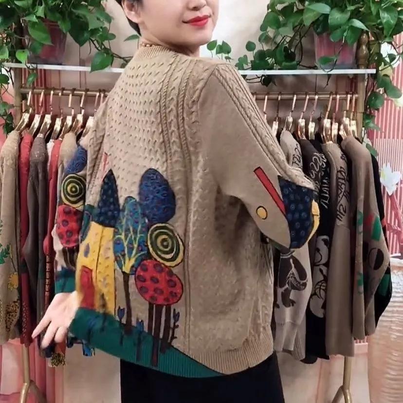 Autumn Women's Loose Knitted T-Shirt - Vintage Print, Round Neck, Long Sleeve, Stylish Design