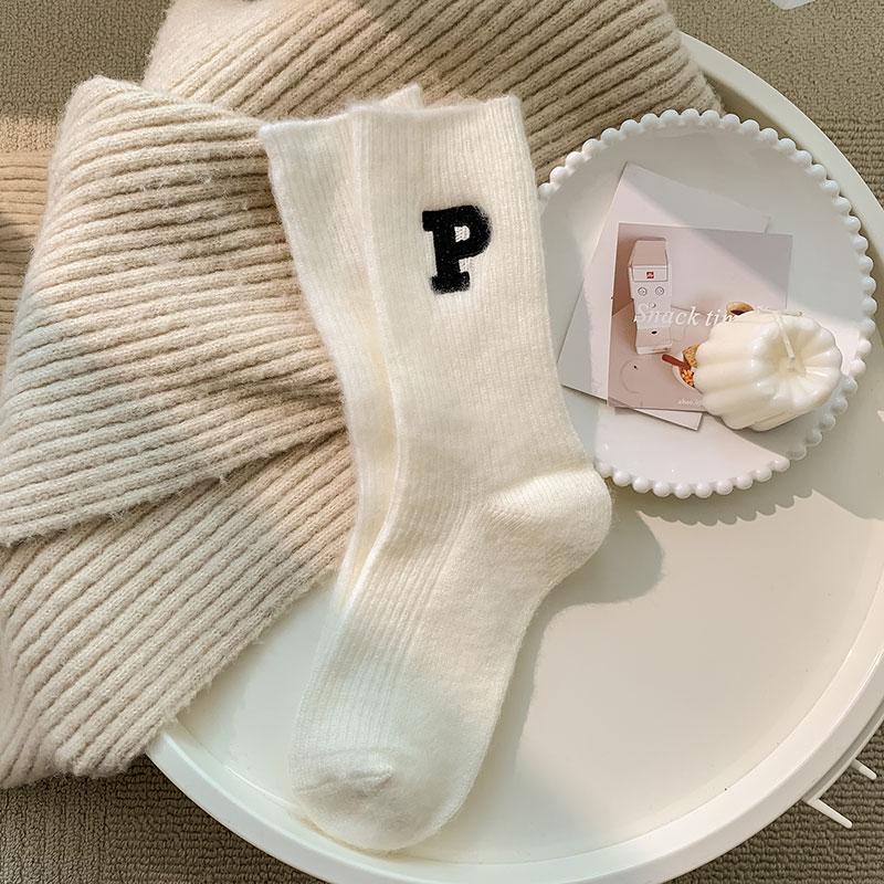 

Winter Warm and Fluffy Woolen Socks with Embroidered Letter P, Personalized Sporty Mid-calf Socks Trend 1 pair белый