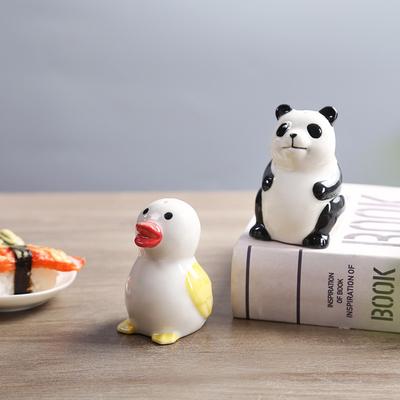 Korean Cartoon Ceramic Pepper Bottle Hand Painted Panda Cruet Condiment Bottle Salt Spice Shaker Home Kitchen Decorate Supplies