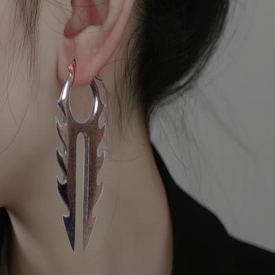 Punk Trend New Fashion Gothic Personality Skeletonized Thorns Pendant Drop Earrings For Women Men Party Ear Accessories Jewelry