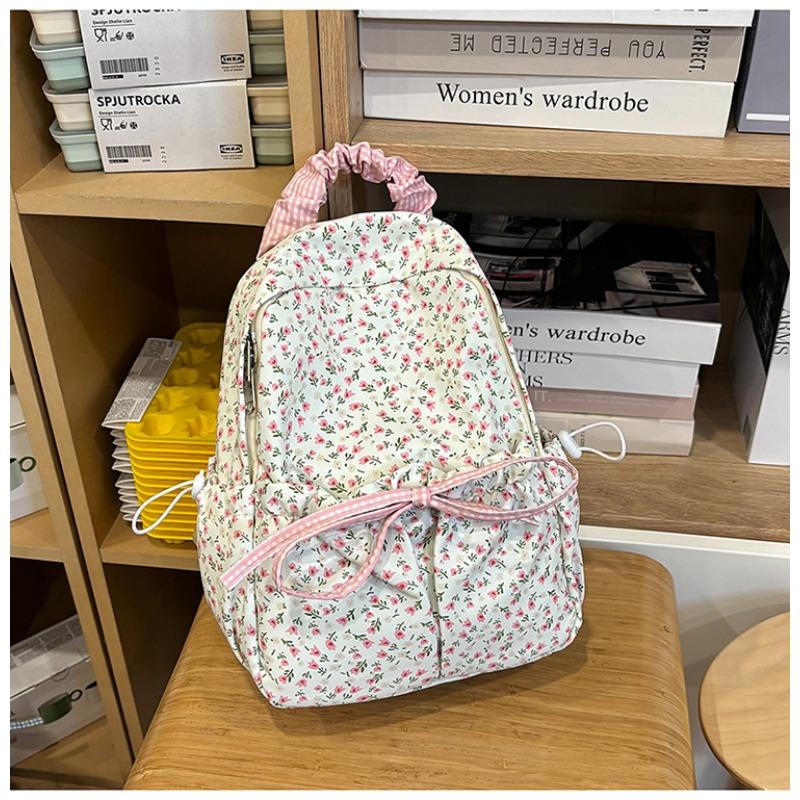 New fresh, sweet and cute little flower backpack, lightweight spring outing for junior and high school students, and large-capacity backpack.