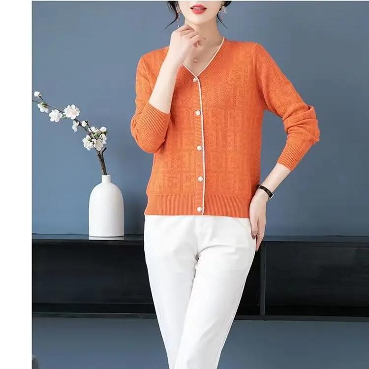 Frühling Herbst Neue Mutter Strickjacke Pullover Weibliche V-ausschnitt T-shirt Weibliche Alter Reduziert Bodenbildung Top S-3XL