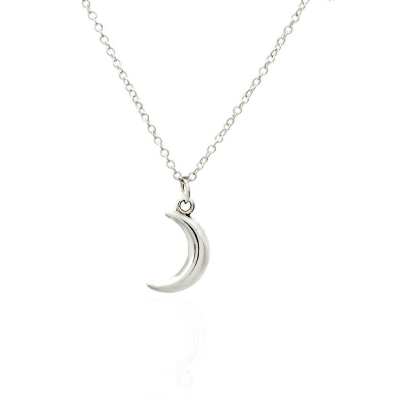 European and American Summer Crescent Moon Pendant Necklace - Minimalist Clavicle Chain Jewelry with Individual Packaging