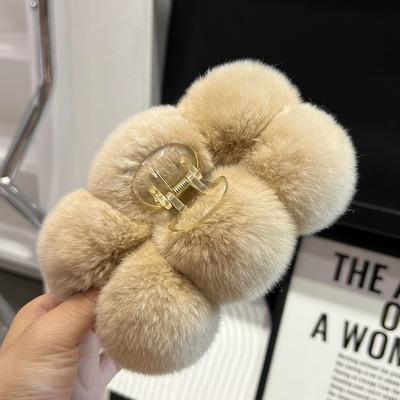 Autumn Winter Plastic Ball Grab Clip Large Plush Hairpin Back Head Shark Clip Hair Accessories 10cm European American Style New