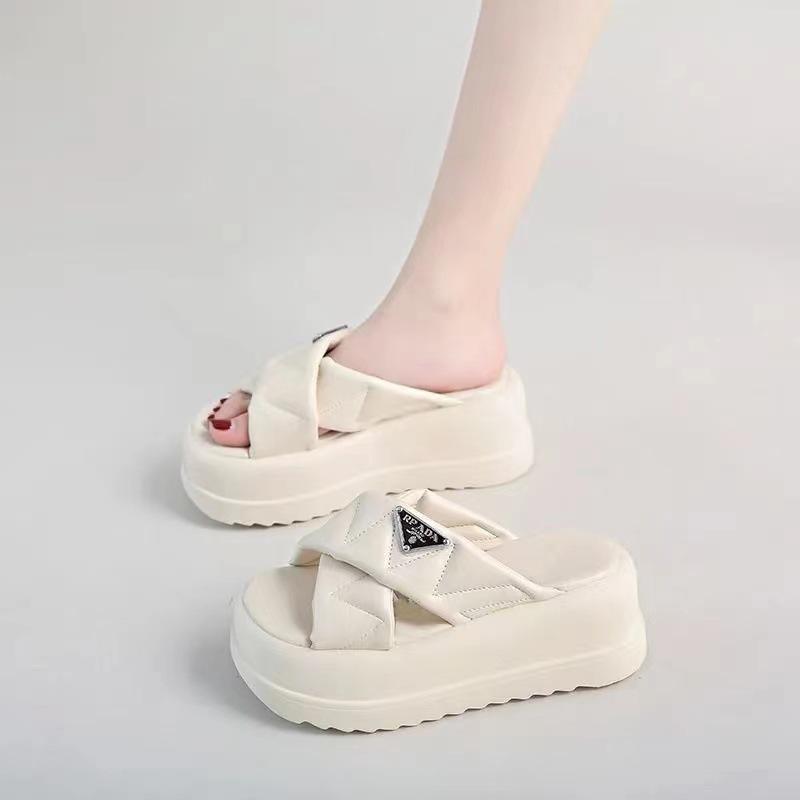 

Тапочки-маффины с толстым дном, женская летняя мода 2025 года, новый стиль кросс-феи, взрыв знаменитостей в Интернете, классные тапочки для женщин 35