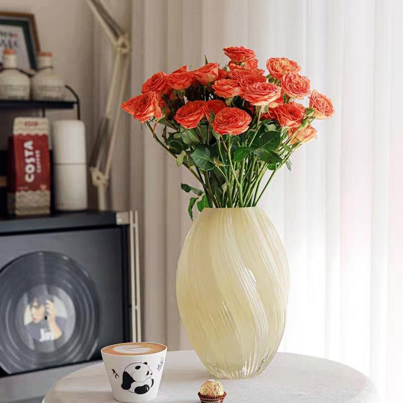 1PC Bohemian style glass vase, malt sugar glass vase, suitable for hydroponic fresh cut flowers. Irregular shape.