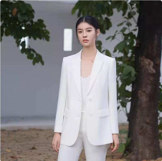 High-End White Suit Set with Micro-Flare Pants for Formal Wear, Spring and Autumn Collection for Announcer or Workwear.