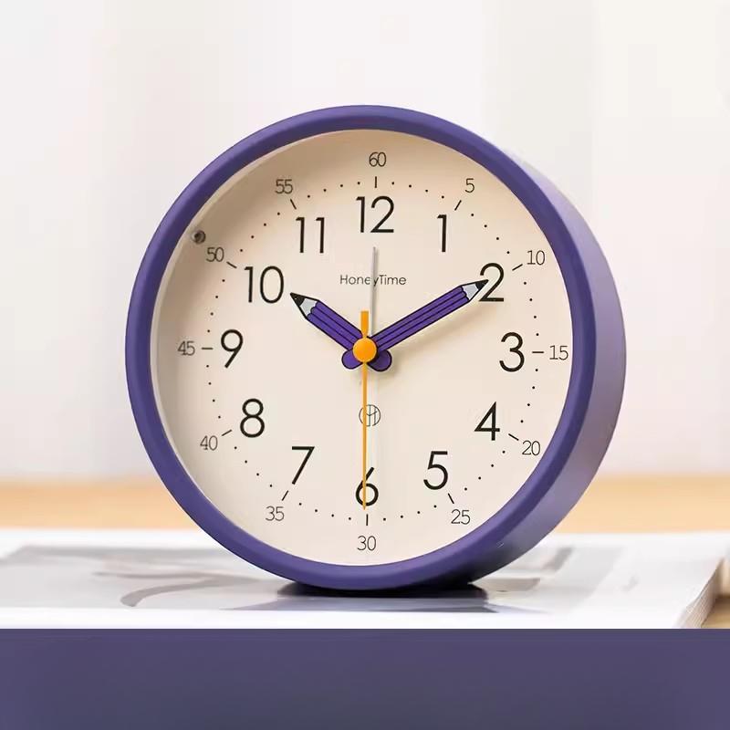 

Настольный Бесшумный Маленький Будильник Студенты Используют Настольные Часы для Размещения Детских Часов Новые Украшения с Ночниками