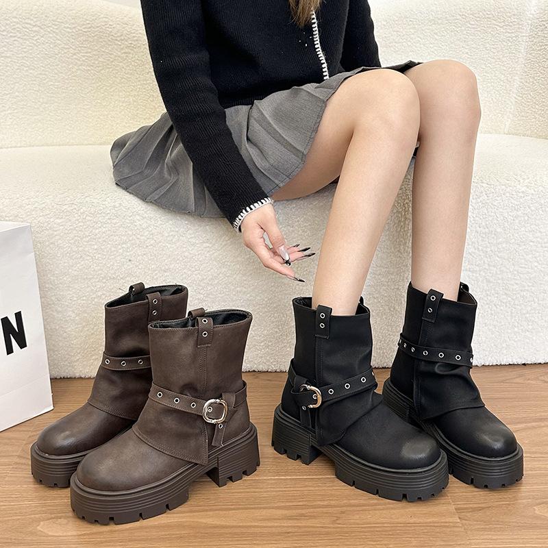 Buckle low women's short boots, round head, beautiful and thin heel, autumn and winter Martin boots, locomotive retro belt, medium tube rad