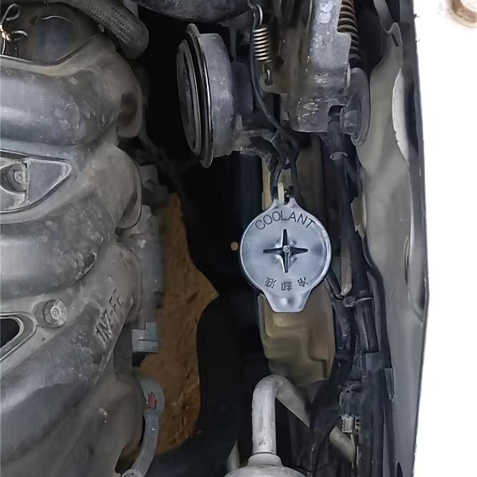 1647123030 Engine Coolant Reservoir Cap Lid Leak-Proof Design with Integrated Handle for TOYOTA Corolla 2014-2019, 2006-2019 Automotive Maintenance