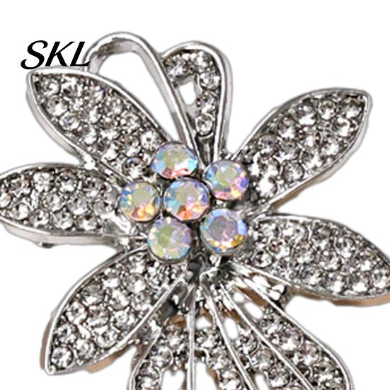 Anti-oxidation Brooch Pin, 3D Flower Design with Sparkling Rhinestones, Lapel Pin Strong Buckle Badge for Coats Shirts Bags Accessories Non-fading