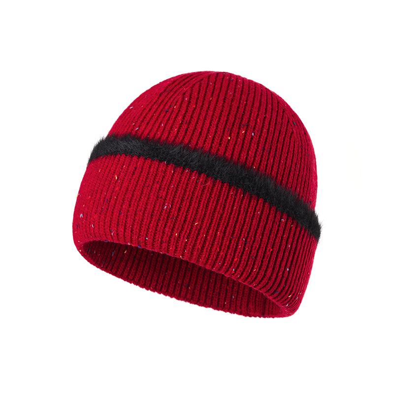 Rote Wollmütze: Unisex Wintermode, Warm & Vielseitig