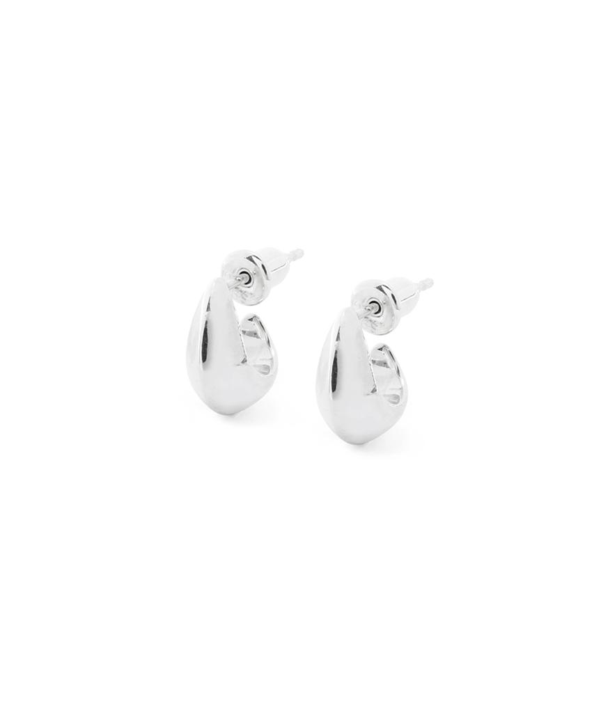 Tacit Clam Earring