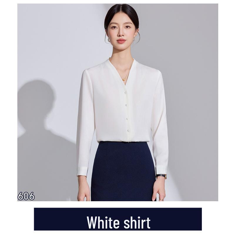 Elegant Black Long-Sleeve Professional Women's Suit Jacket for Beauty Salons