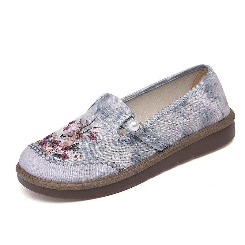 Shoes women's versatile new spring ethnic style embroidered shoes cloth shoes women's Hanfu shoes mother casual shoes
