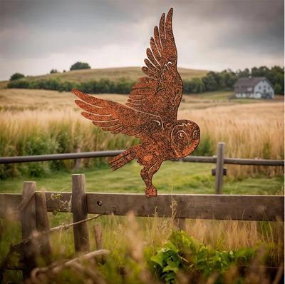 Rustic Metal Owl Statue - Garden Fence & Home Decor
