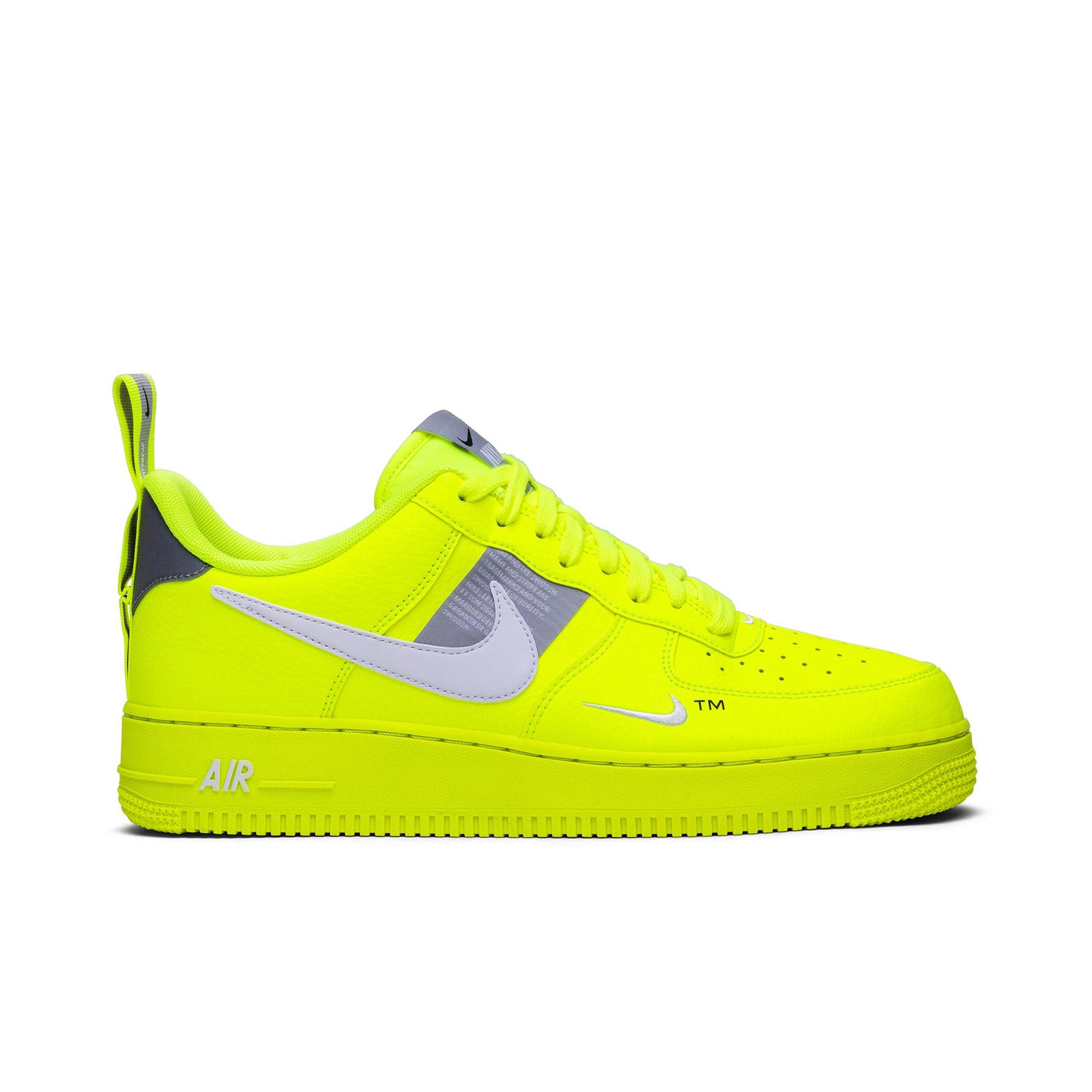 Nike Air Force 1 `07 LV8