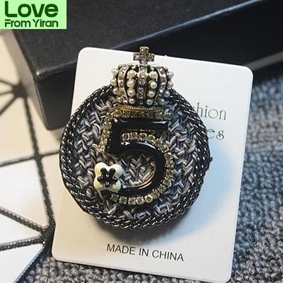 Rabbit Crown Fur Charm Simulated Pearl Brooch Pins Women Fringe Flower Ball Pearl Pendant Tassel Letter Winter Brooches