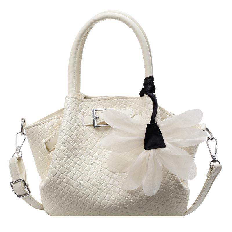 New hand-carried fashionable bucket bag women's 2025 spring Korean version simple temperament shoulder bag high-end messenger bag