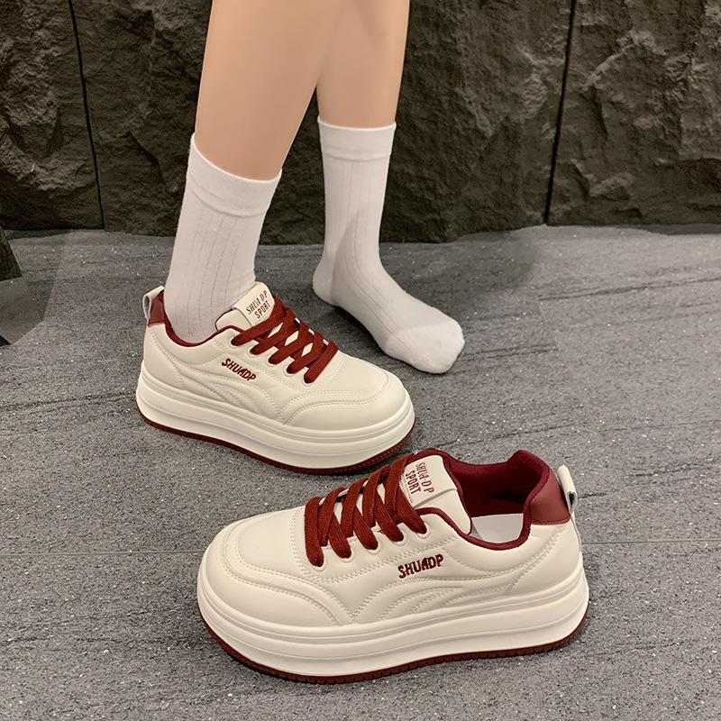 Popular Versatile Platform White Shoes Women's Spring and Summer Super Fire Niche Board Shoes 2025 New Leisure Sports Bread Shoes