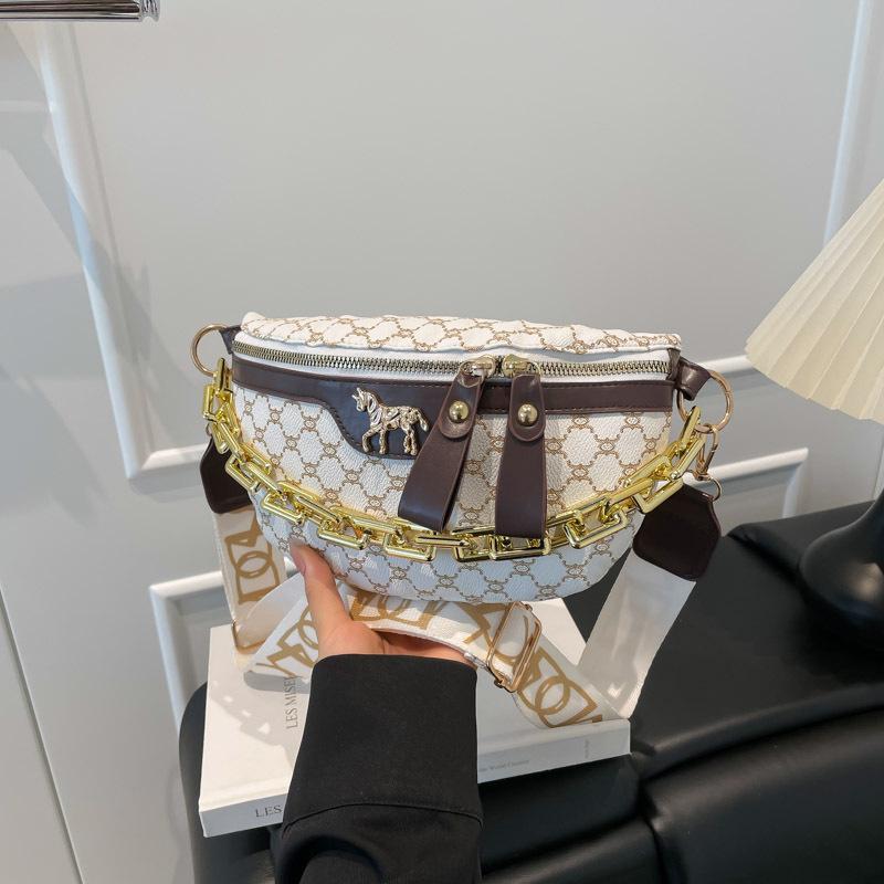 

Stylish and simple underarm small square bag spring new casual chain shoulder bag solid color handbag bag белый