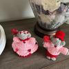 1 Pair Crocheted Mouse Couple Handmade Crochet Mice Ornaments Valentine's Day Decor Mice Doll for Desk Mantel Bedside Table
