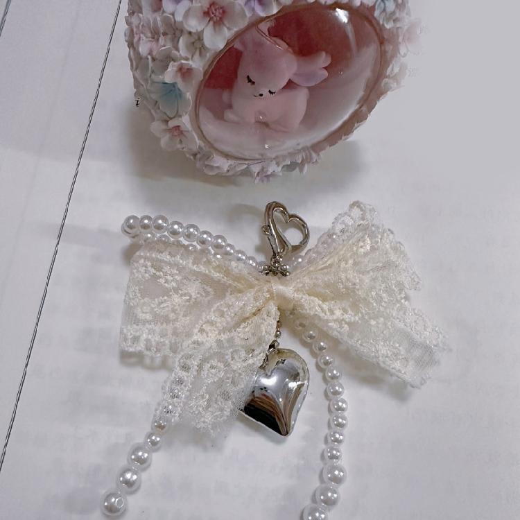 Pearls and Bowknot Embellished Keychain Elegant Bowknot Pearls Keychain Colorful Bowknot Pendant for Bags and Phones