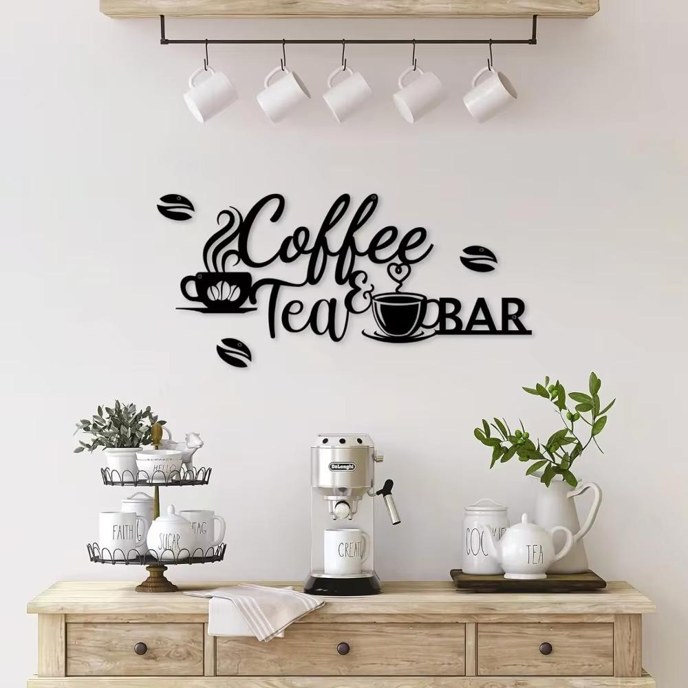 Metallschild „Coffee Bar“: Bohnendesign für stilvolle Wohndekoration. Charmantes Wanddekor aus Metall: Kaffee- und Teebar-Kunst für Zuhause und das Büro.