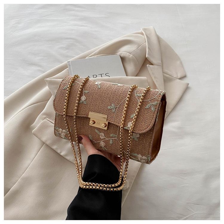 

Плетение 2025 новая модная летняя мода кэжуал иностранный стиль плетение из соломы ретро простой одноплечевая модная маленькая квадратная женская сумка коричневый