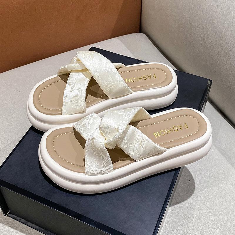 

Slippers women s summer outer wear 2025 new high-end with skirt platform beach sandals fashion pregnant women one-word sandals 35 бежевый