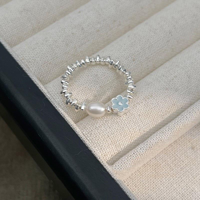 Women s Floral Pearl Heart Ring - Geometric Irregular Silver Elastic Design