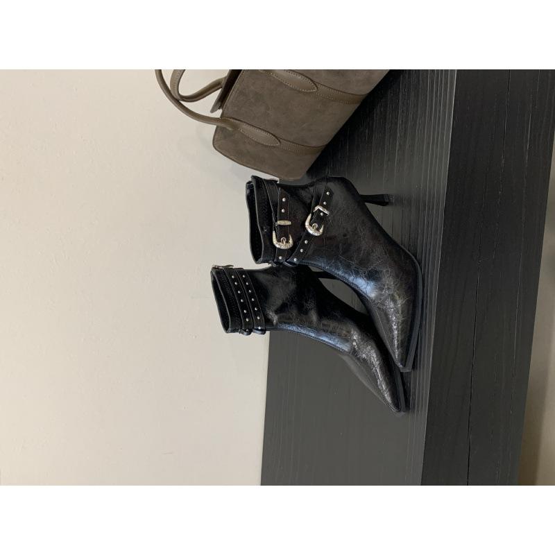 

2025 autumn and winter pointed short boots women s rivets belt buckle high-heeled boots European and American short boots fashion stiletto women 39 чёрный