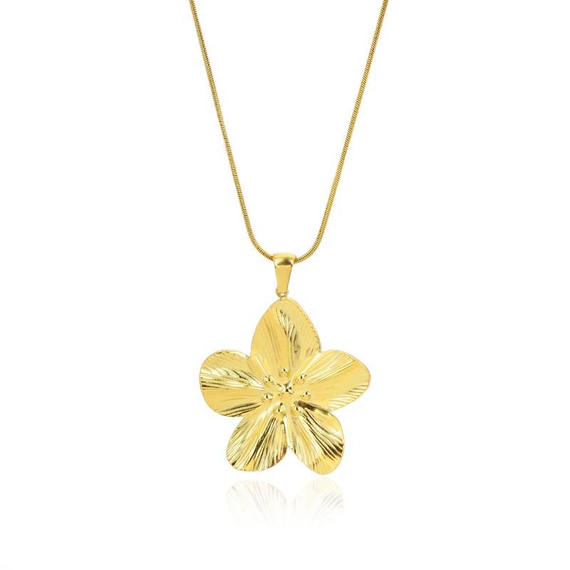 Vintage court style stainless steel large flower pendant necklace women's waterproof design necklace