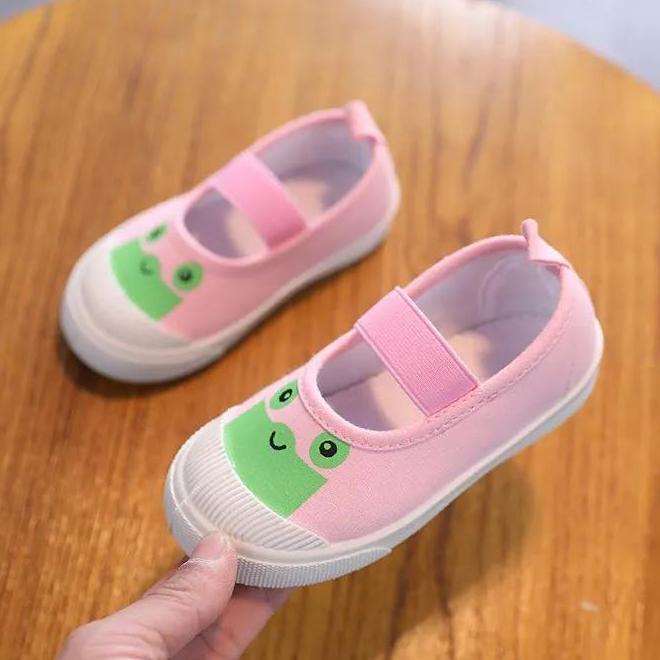 

Весенне-летняя обувь для девочек, домашняя легкая парусиновая обувь на мягкой подошве, Нескользящие розовые повседневные туфли на плоской подошве для маленьких девочек с героями мультфильмов 21