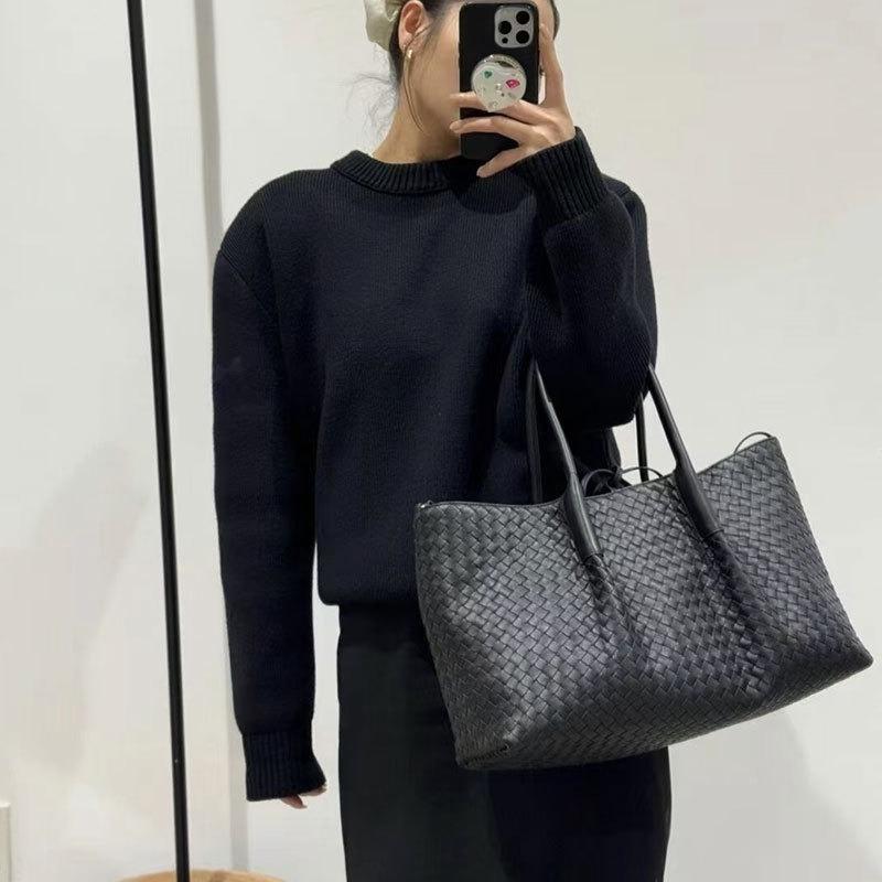 Cowhide hand-woven bag, tote bag, genuine leather French casual portable premium sense bag, shoulder messenger women's bag
