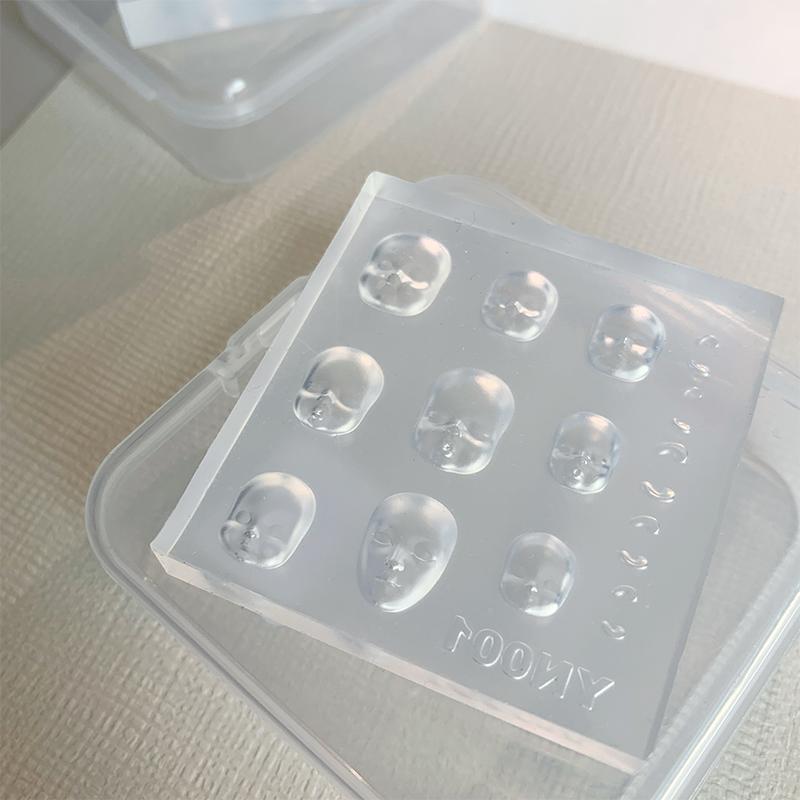 Cartoon Human Face Doll 3D Silicone Nail Mold Hand Engraving Mold Nail Art Decorations Silicone Fashion Manicure Mold Accessory