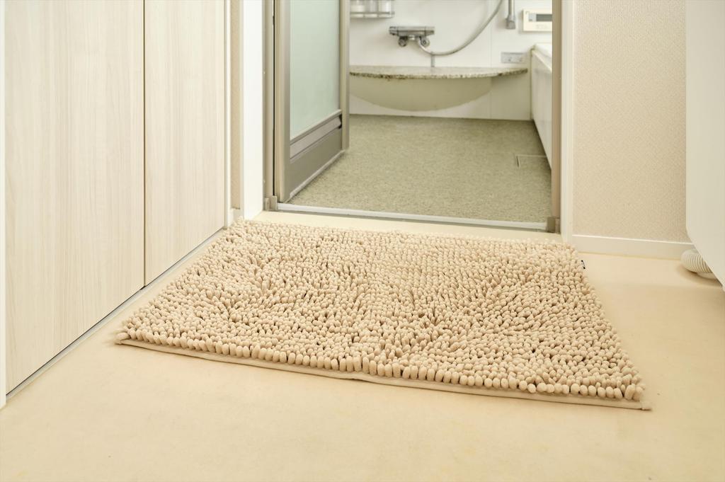 Yamazaki Sangyo Bath Mat Water Absorbing Microfiber SUSU Strong W EC Antibacterial Beige XL Size 55 X 80cm 205776 [Patented]
