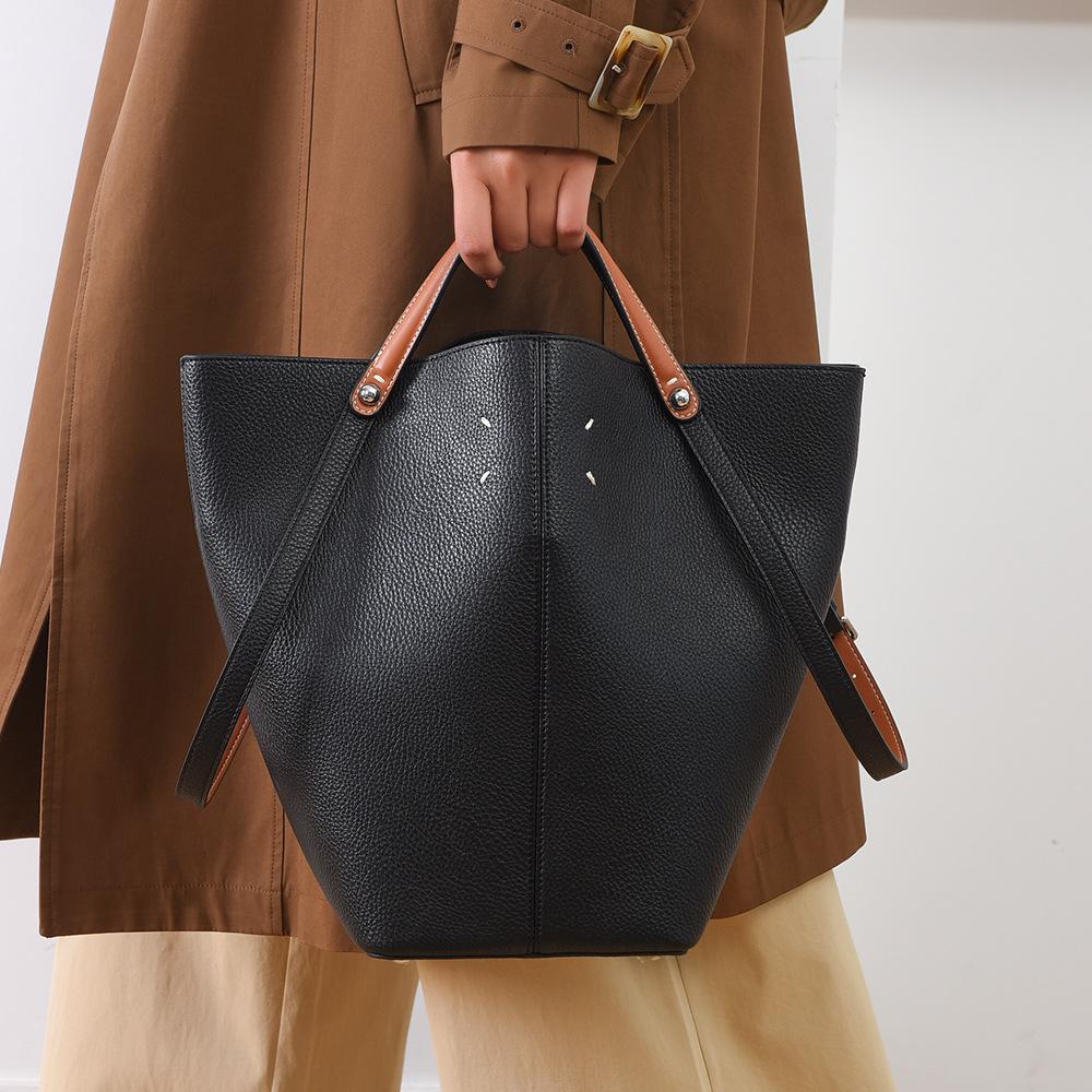 Handheld Bucket Bag, New Fashion Bag, Women's Large Capacity Autumn and Winter Tote Bag, High-end Commuting Handbag