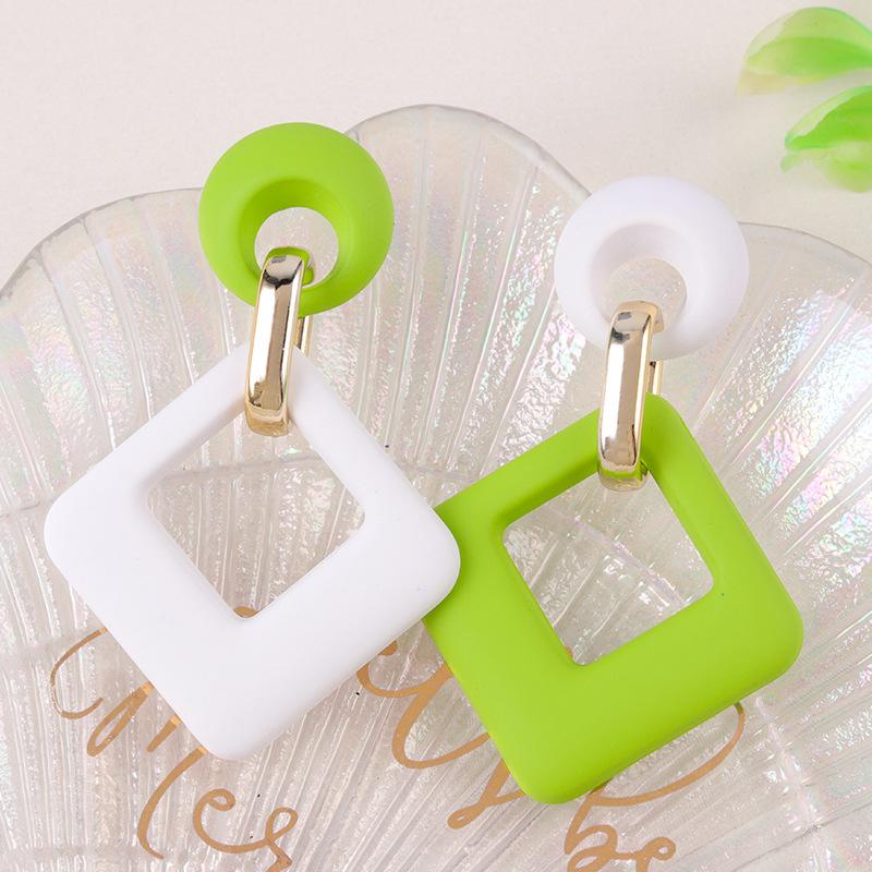 Colorful Hollow Square Earrings for Women Retro Daily Life Girl Simple Sweet Buckle Design Acrylic Earrings Party Wedding Jewelr