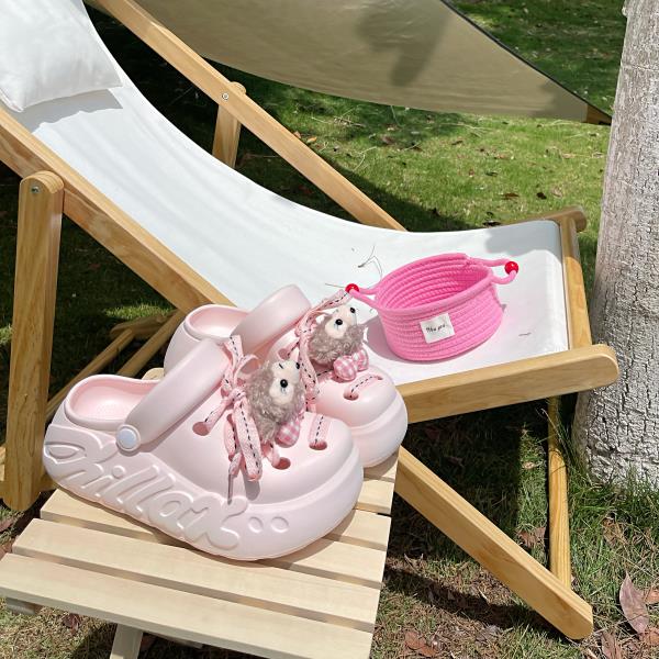Fashion Flat Shoes Female House Slippers Platform Luxury Slides Slipers Women Designer 2025 Summer Female Shoes Slippers Women Summer Pl