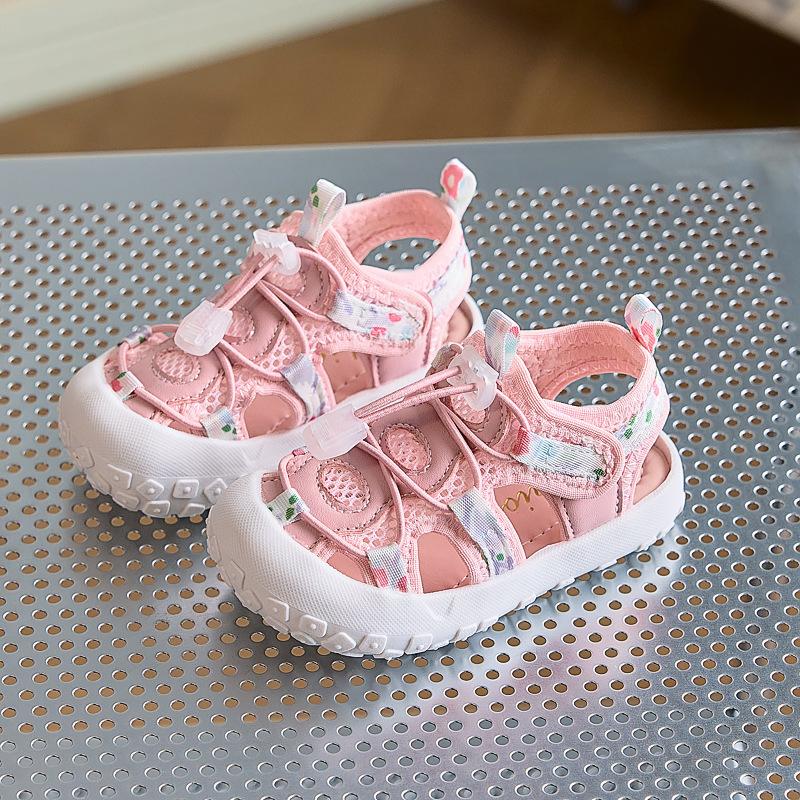 

Girls Casual Shoes Non-slip Soft Sole Kids Sports Sandals Toes Capped 2025 Summer New Children Beach Shoes Mesh Graffiti Cute 21 розовый