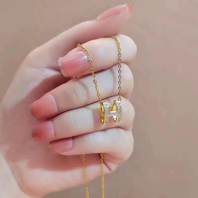 Women's Diamond 'H' Necklace - Elegant Hollow Design, Luxurious Clavicle Chain, Perfect Christmas Gift