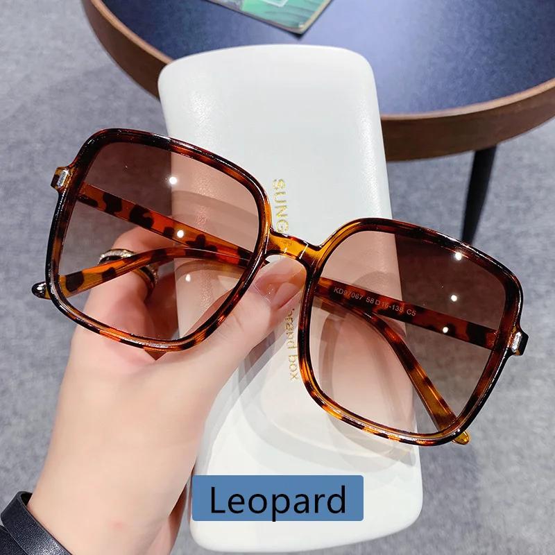 Square Sunglasses Woman Retro Vintage Gradient Sun Glasses Female Clear Lens Black White  Glasses Women