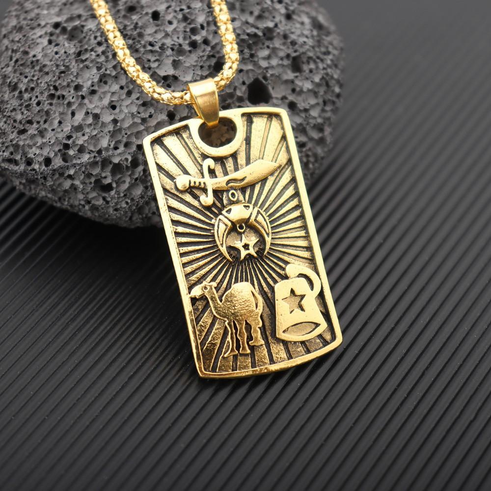 Nuova Collana con Ciondolo a Forma di Stella Falce e Cammello