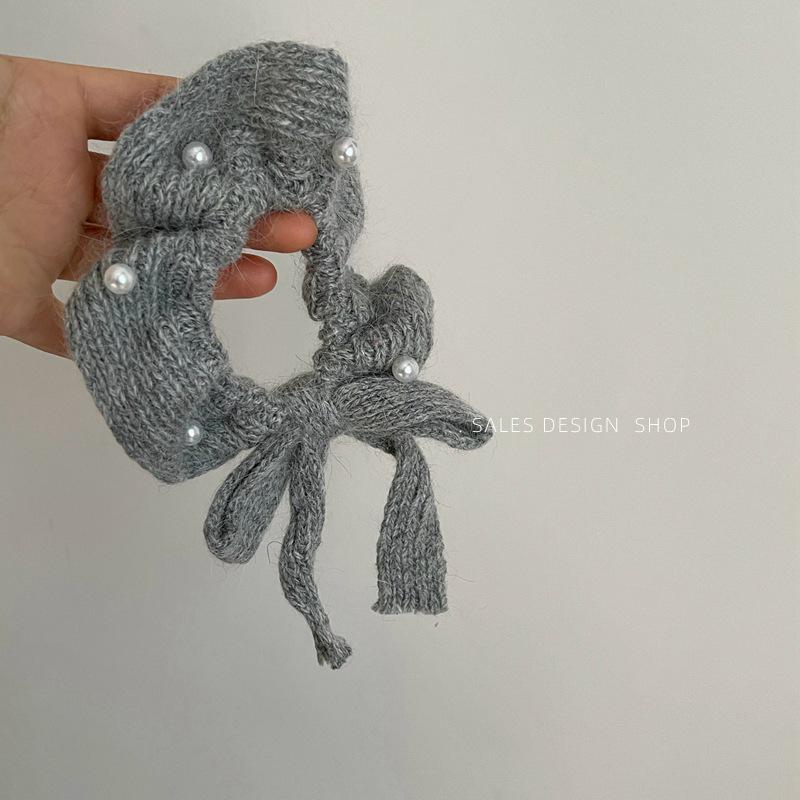 Korean Pearl Bow Knitted Scrunchie – Elegant Autumn/Winter Hair Accessory