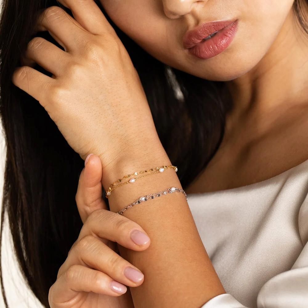 Japanische und koreanische Ins Nische einfacher Stil Design Temperament Schmuck Frauen, doppellagige leichte Luxus Lippenkette Perle vielseitiges Armband