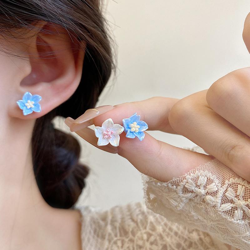 Small Fresh Resin Flower Earrings For Women Simple Stud Earrings Cute Mini Jewelry Gift