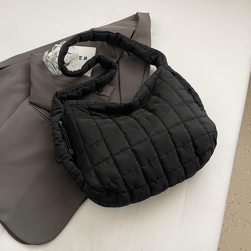 Bag Women's 2025 Spring New Niche Design Folded Large Bag Casual Personality Lightweight Large Capacity Tote Bag