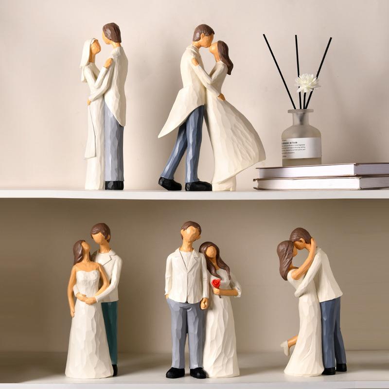 Couple Minimalist Luxury Decorative Figures for Home Living Room Decoration, Wine Cabinet Resin Figurines, Statues, Handicrafts